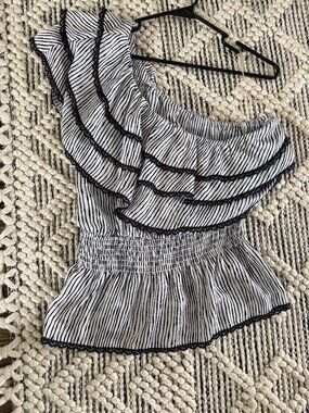 striped half shoulder polyester blouse with black lace detail